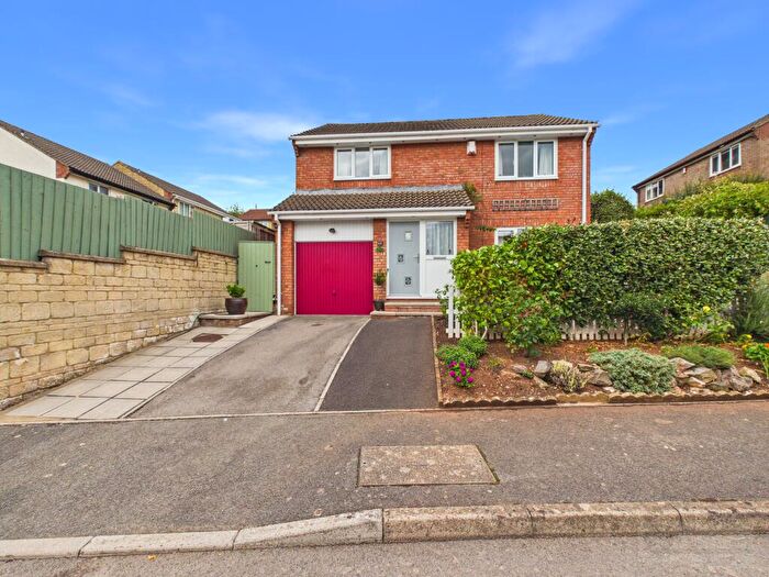 4 Bedroom Detached House For Sale In Beaufort Avenue, Midsomer Norton, BA3