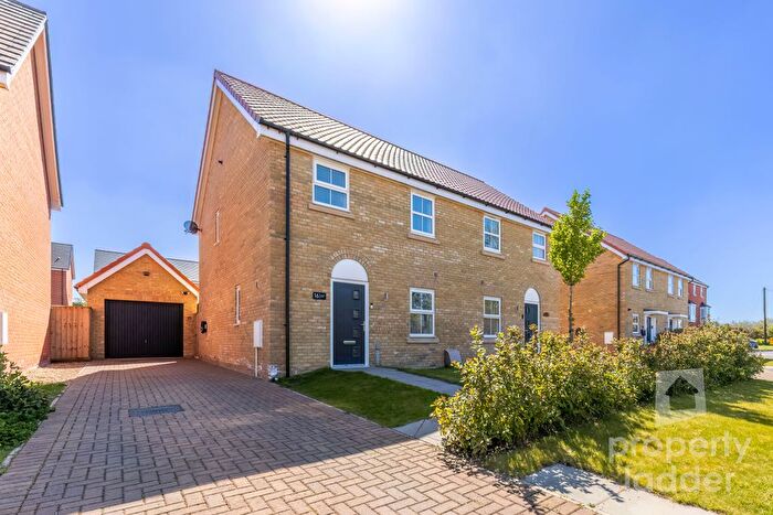 3 Bedroom Town House For Sale In Linnet Road, Old Catton, Norwich, NR6