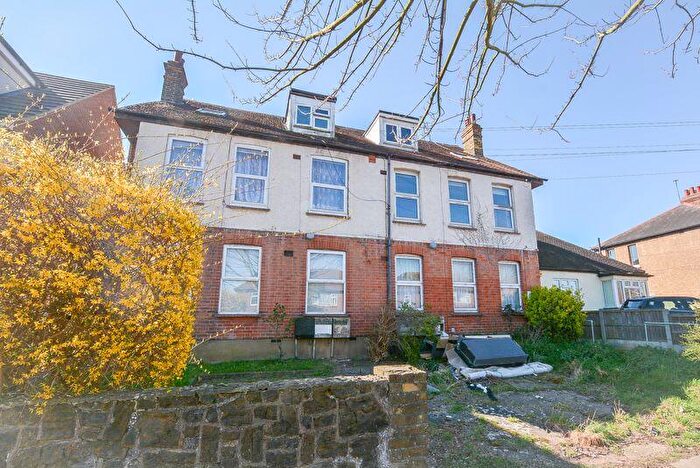 2 Bedroom Flat To Rent In Carlton Avenue, Westcliff-On-Sea, SS0