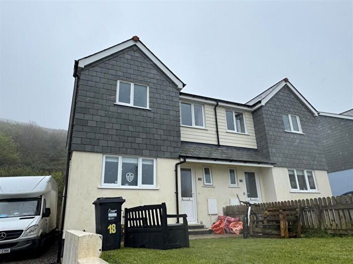 3 Bedroom Semi Detached House To Rent In Hensbro Close, North Road, Whitemoor, PL26