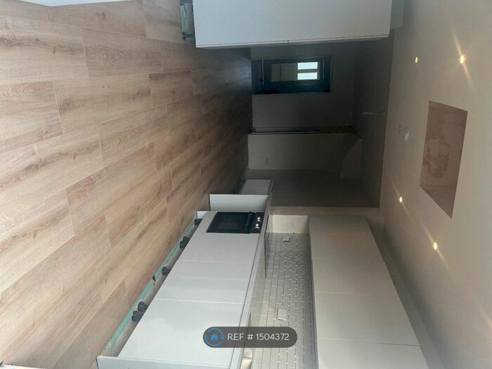 2 Bedroom Semi-Detached House To Rent In South Coast Road, Lewes, BN10