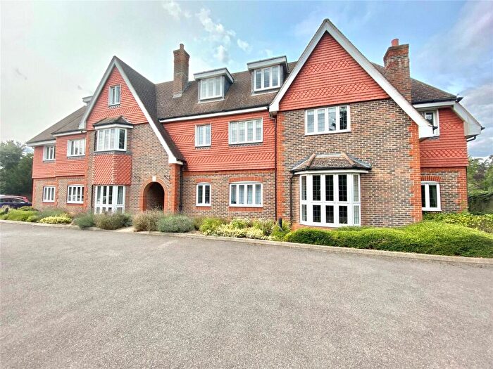 2 Bedroom Apartment To Rent In Shoppenhangers Road, Maidenhead, Berkshire, SL6
