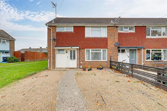 3 Bedroom End Of Terrace House For Sale In Mckerchar Close, Lancing, BN15
