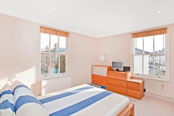 2 Bedroom Flat To Rent In Charlwood Rd, West Putney, SW15