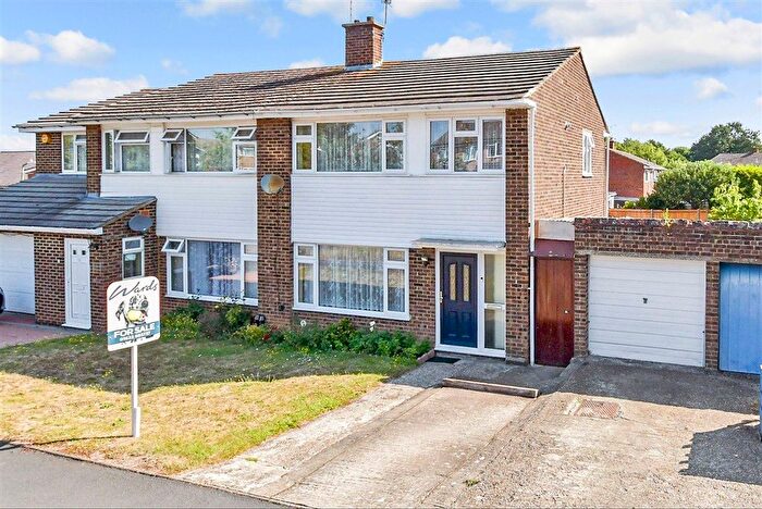 3 Bedroom Semi-Detached House For Sale In Blackmanstone Way, Maidstone, Kent, ME16