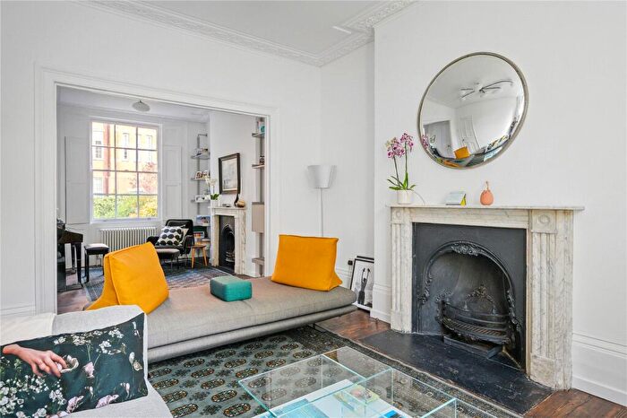 4 Bedroom Semi-Detached House To Rent In Gibson Square, Islington, London, N1