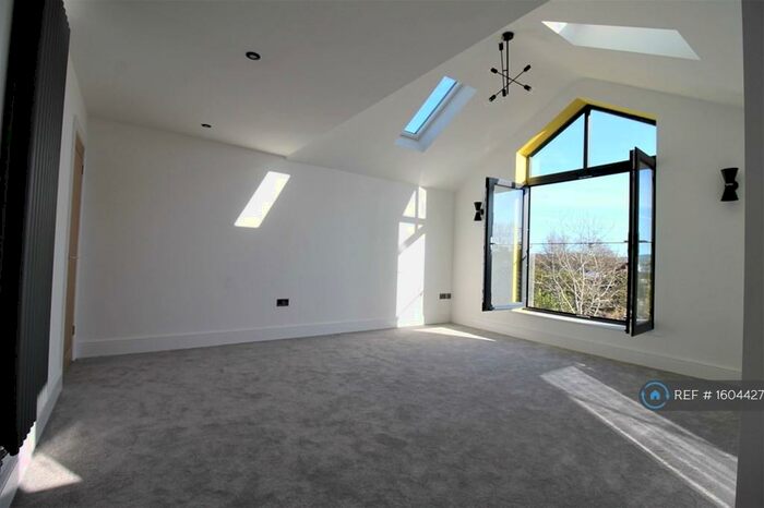 2 Bedroom Flat To Rent In Barrs Court, Bristol, BS30