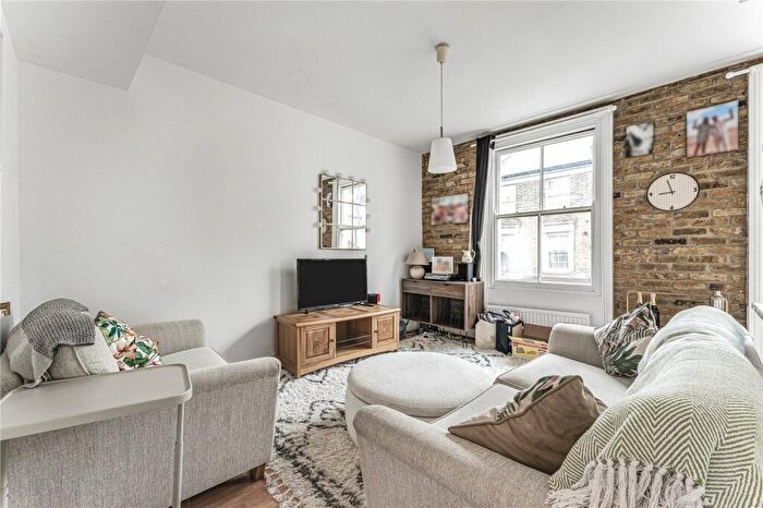 1 Bedroom Apartment To Rent In Victoria Park Road, London, E9