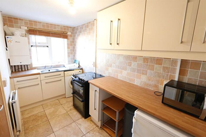 1 Bedroom Maisonette To Rent In Haddon Road, Luton, LU2