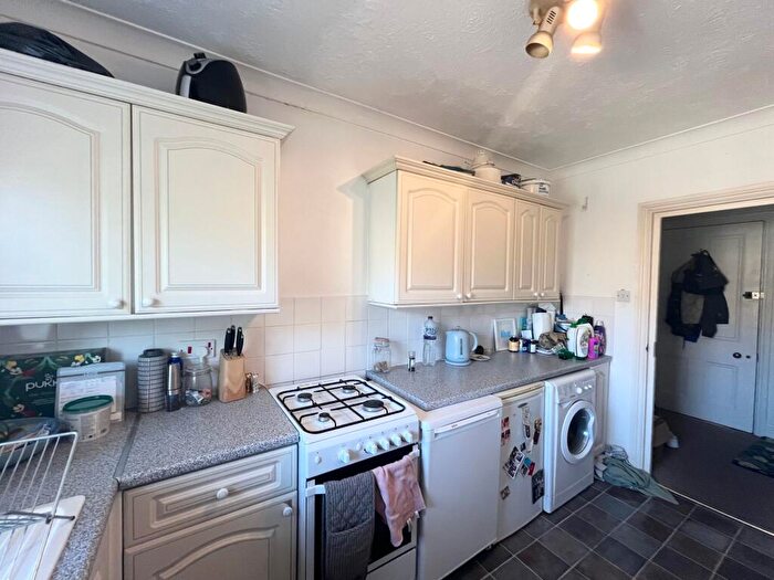 1 Bedroom Flat To Rent In Second Avenue, Hove, BN3