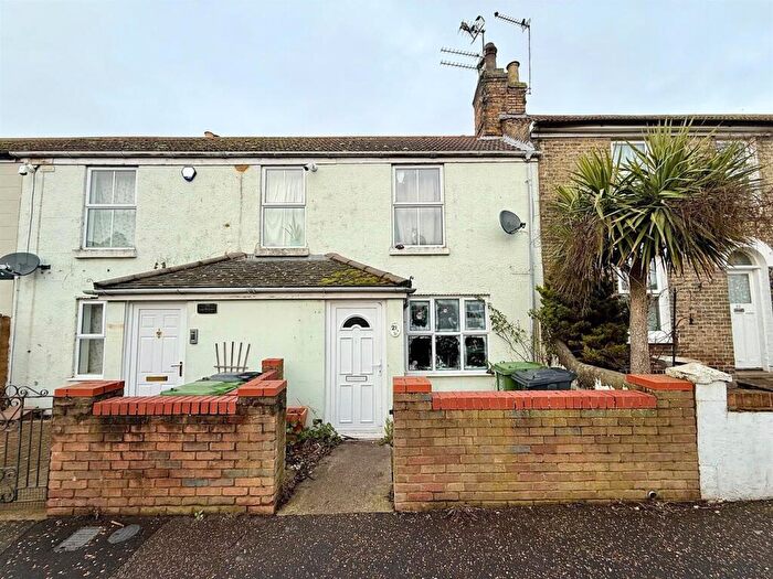 2 Bedroom Terraced House For Sale In Rodney Road, Great Yarmouth, NR30