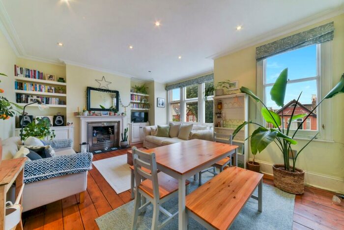 2 Bedroom Flat To Rent In Fawnbrake Avenue London, SE24