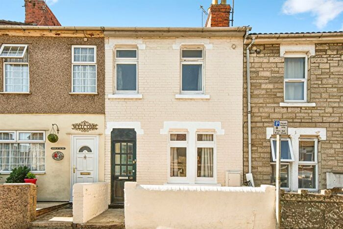 2 Bedroom Terraced House For Sale In Crombey Street, Swindon, SN1