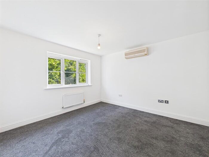 5 Bedroom Detached House To Rent In Beechwood Park Drive, Darley Park, Derby, DE22