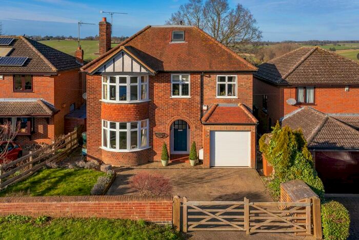 5 Bedroom Detached House For Sale In Horn Hill, Whitwell, Hitchin, SG4