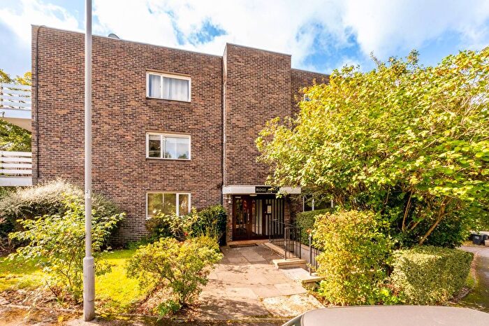 1 Bedroom Flat For Sale In Morecoombe Close, Kingston Hill, Kingston Upon Thames, KT2