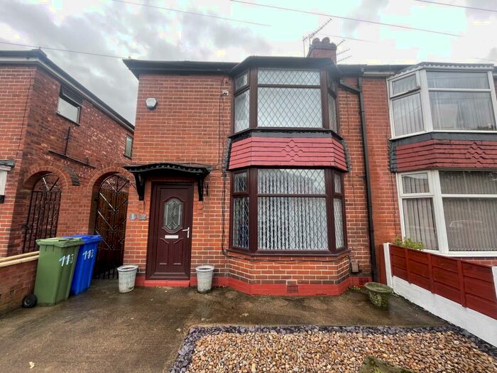 3 Bedroom House To Rent In Shelley Grove, Droylsden, M43