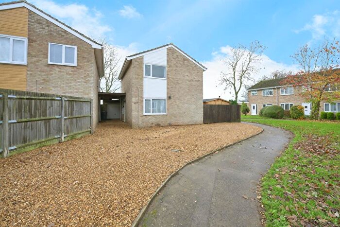 3 Bedroom Detached House For Sale In Obelisk Rise, Northampton, NN2