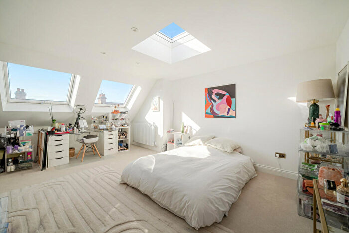 4 Bedroom Terraced House For Sale In Aldershot Road, Queens Park, London, NW6