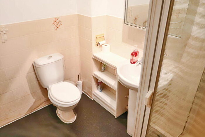 1 Bedroom Flat For Sale In Coulsdon Road, Coulsdon, CR5