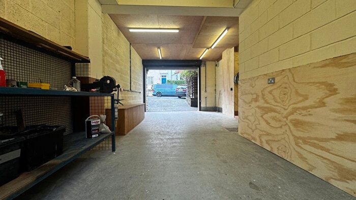 1 Bedroom Semi Detached House To Rent In Allington Road, Bristol, BS3