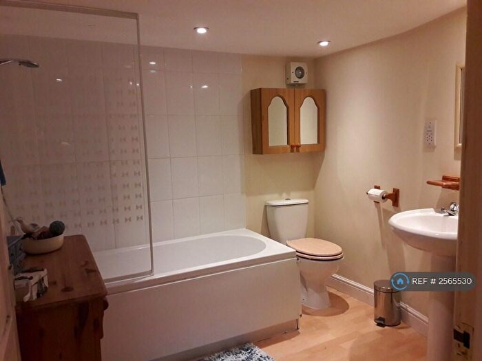 2 Bedroom Flat To Rent In West Street, Banbury, OX16