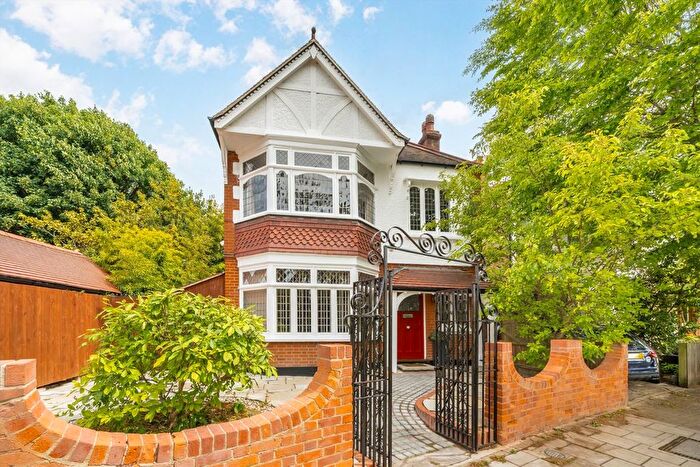 4 Bedroom Detached House For Sale In Abinger Road, Chiswick, W4