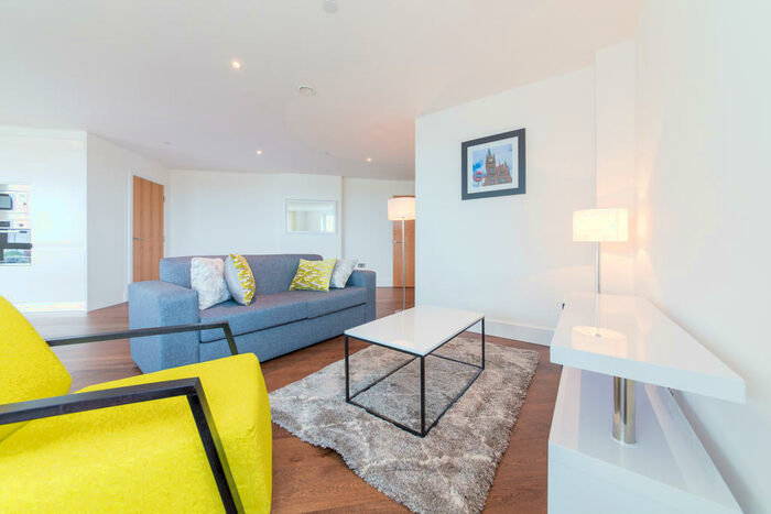 3 Bedroom Apartment To Rent In Gateway Tower, Western Gateway, Royal Victoria, London, E16