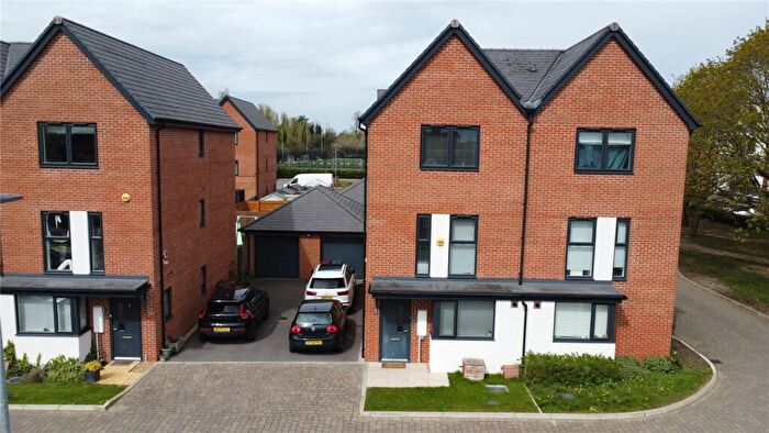 4 Bedroom Semi Detached House To Rent In Presentation Way, Reading, Berkshire, RG30