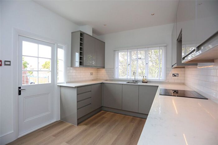 1 Bedroom Flat To Rent In Portland Avenue, Hove, East Sussex, BN3