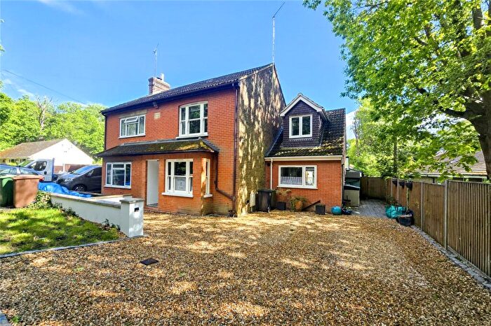 4 Bedroom Semi-Detached House For Sale In Chandlers Road, Ash Vale, Surrey, GU12