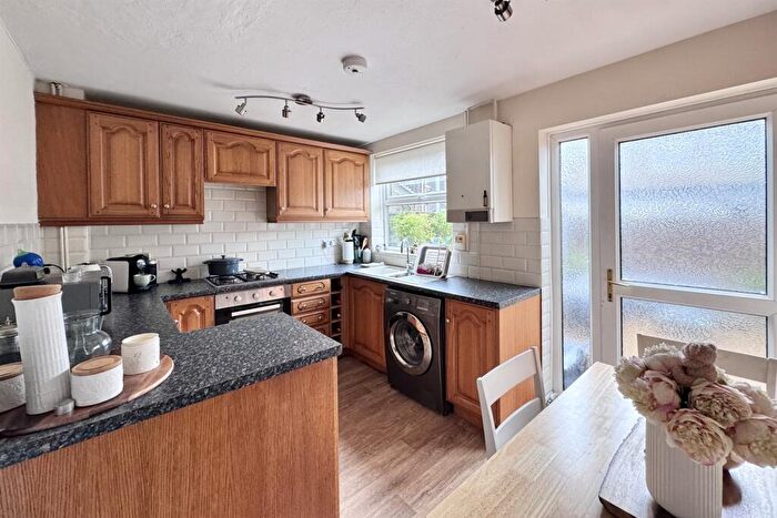 2 Bedroom End Of Terrace House For Sale In Brosscroft Village, Hadfield, Glossop, SK13