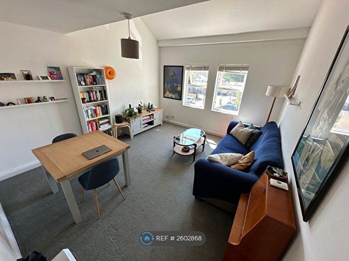 2 Bedroom Flat To Rent In Wordsworth Road, London, SE1