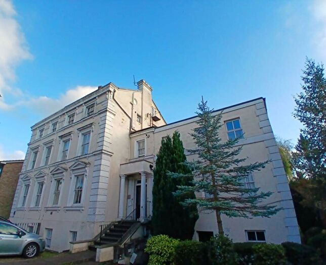 Flat To Rent In Station Rd, Redhill, RH1