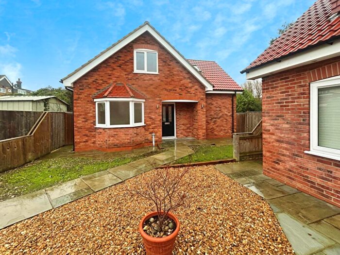 3 Bedroom Bungalow To Rent In Cheapside, Waltham, Grimsby, Lincolnshire, DN37