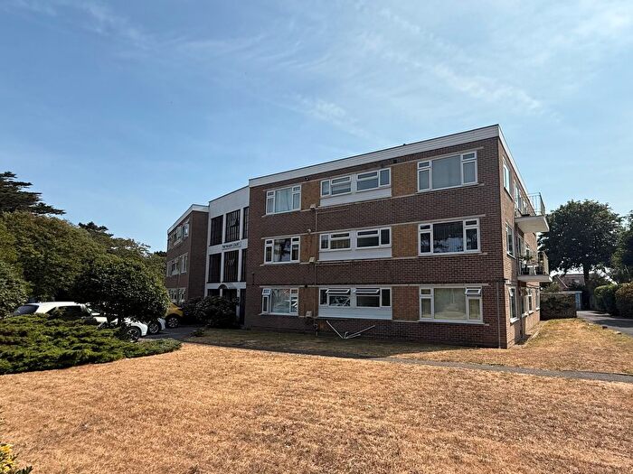 2 Bedroom Flat To Rent In Twynham Road, Bournemouth, BH6