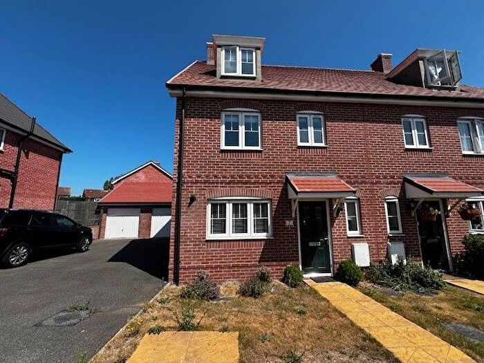 4 Bedroom Property To Rent In Cornfield Drive, Gravesend, DA11