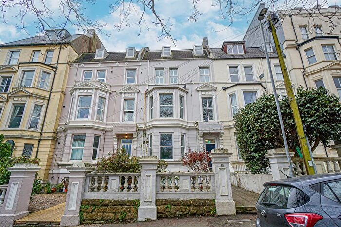 2 Bedroom Flat For Sale In Charles Road, St. Leonards-On-Sea, TN38