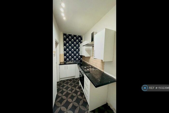 2 Bedroom Terraced House To Rent In Stanley Road, Leeds, LS9