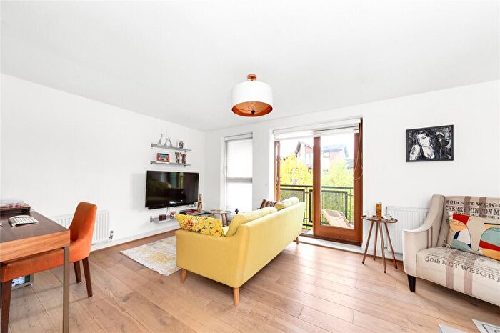 2 Bedroom Apartment For Sale In Clarke Close, Croydon, CR0