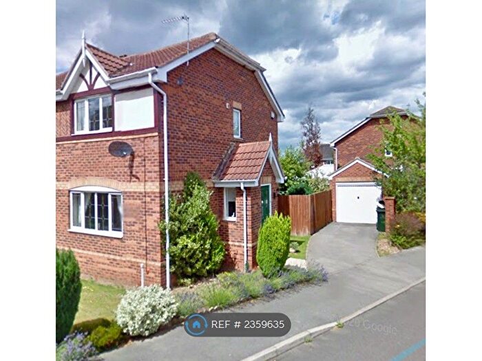 3 Bedroom Semi-Detached House To Rent In Chatsworth Drive, Doncaster, DN11