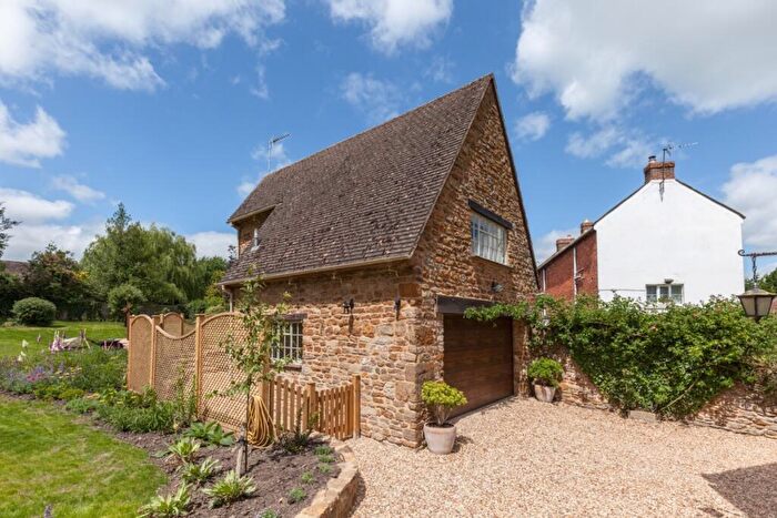 1 Bedroom Maisonette To Rent In The Green, Badby, NN11