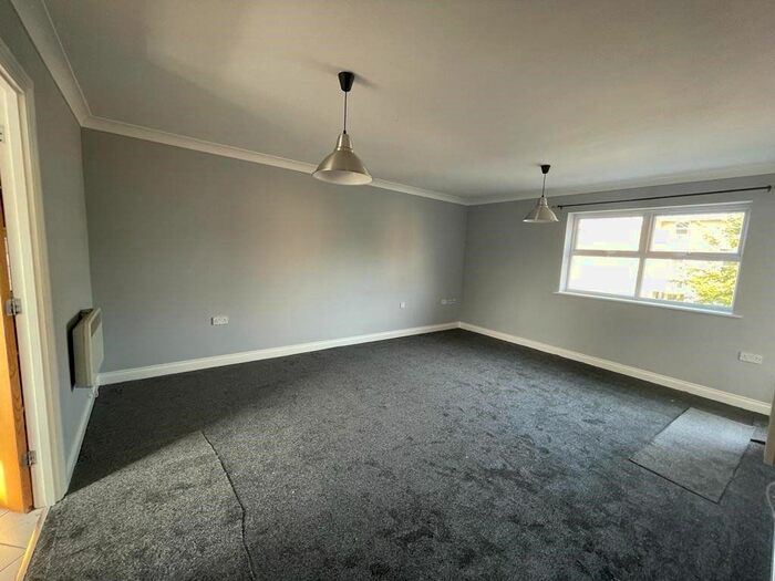 2 Bedroom Flat To Rent In International Way, Sunbury-On-Thames, TW16