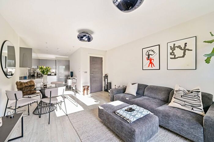 1 Bedroom Flat To Rent In Lion Wharf Road, Old Isleworth, Isleworth, TW7