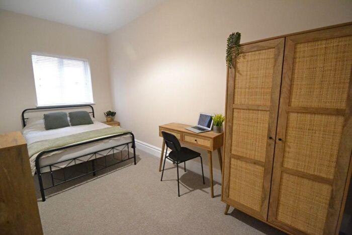 1 Bedroom Flat To Rent In Musters Road, West Bridgford, NG2