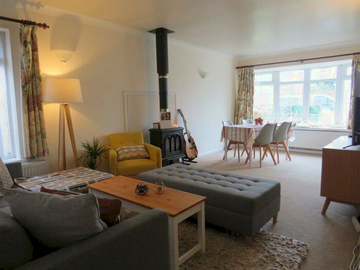 2 Bedroom Detached Bungalow To Rent In Sutcliffe Drive, Harbury, Leamington Spa, CV33