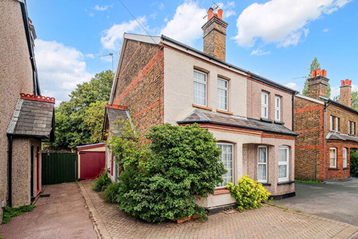 3 Bedroom Semi Detached House For Sale In Hook Road, Epsom, KT19