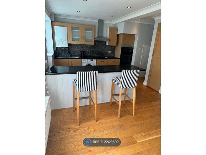 3 Bedroom Maisonette To Rent In London Road, Cheam, Sutton, SM3