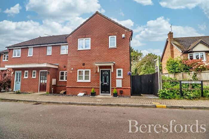 3 Bedroom End Of Terrace House For Sale In Aylesbury Drive, Great Notley, CM77