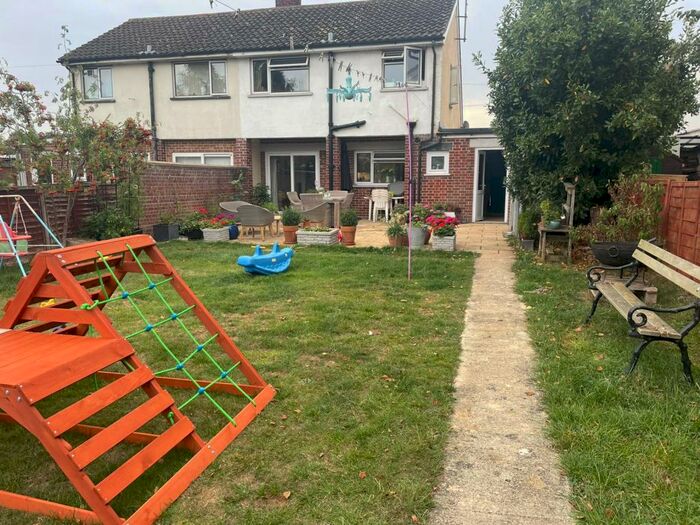 3 Bedroom Semi-Detached House To Rent In Hungerford Road, Calne, SN11